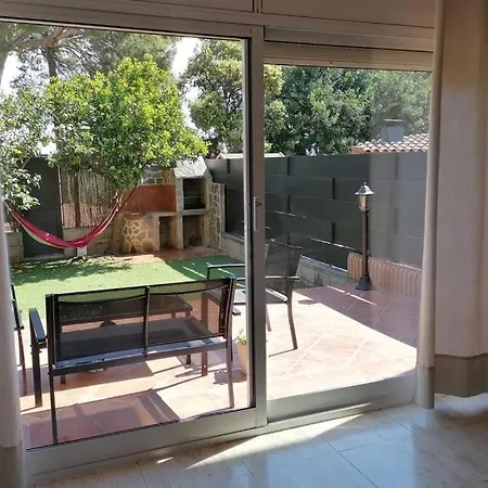 Casa Con Jardin Y Piscina En Zona Tranquila Holiday home