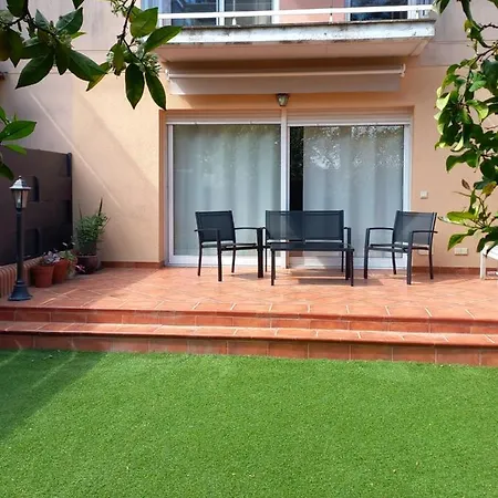 Casa Con Jardin Y Piscina En Zona Tranquila Holiday home