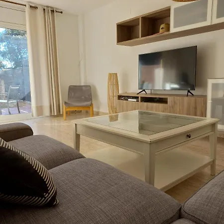 Casa Con Jardin Y Piscina En Zona Tranquila 別荘 *